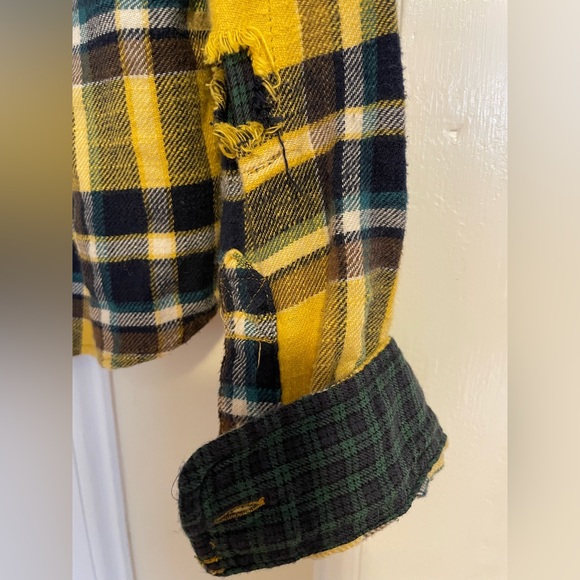 American Eagle cropped plaid shirt with hood, size M. - Picture 3 of 5